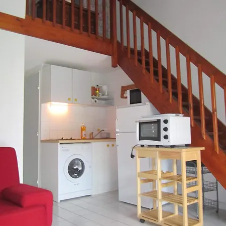 Holiday home De Avec Terrasse Aux Capellans