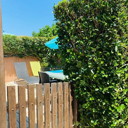 De Avec Terrasse Aux Capellans